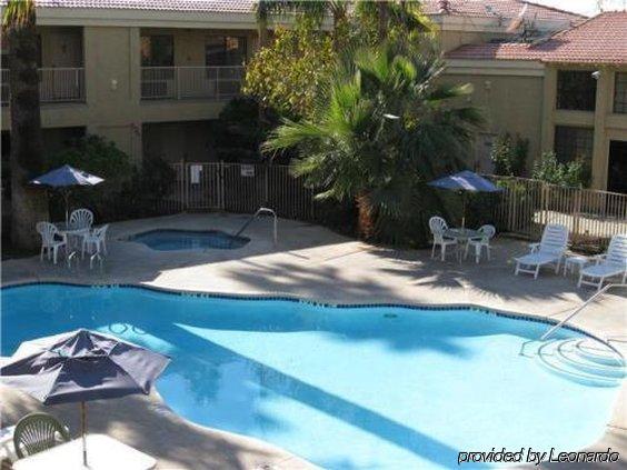 Capital Suites Blythe Esterno foto